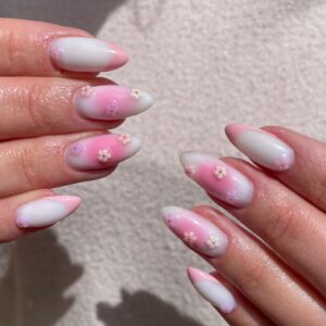 Prestation sur Ongle amande rose et blanc avec fleur